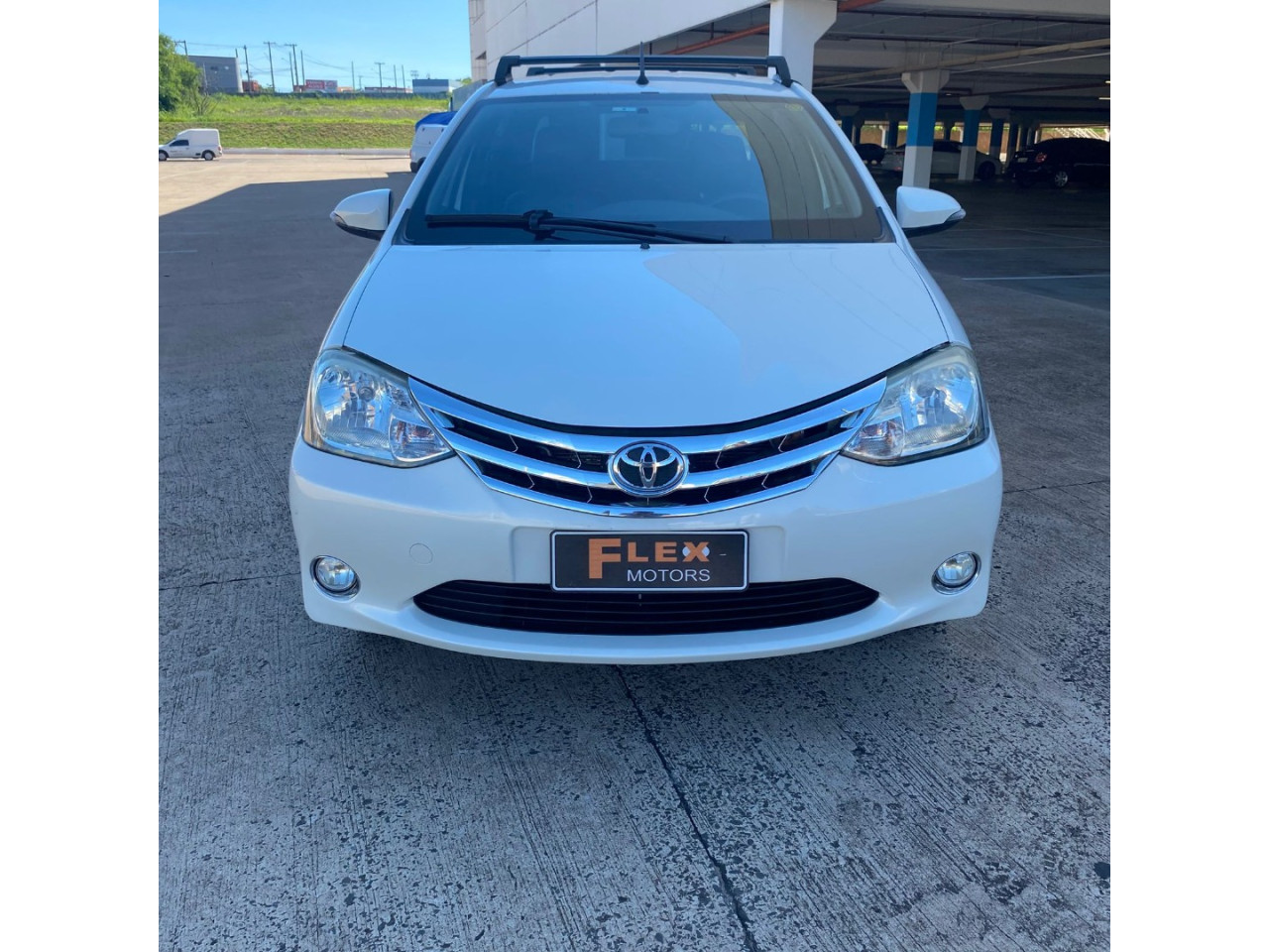 TOYOTA Etios Sedan 1.5 16V 4P FLEX PLATINUM