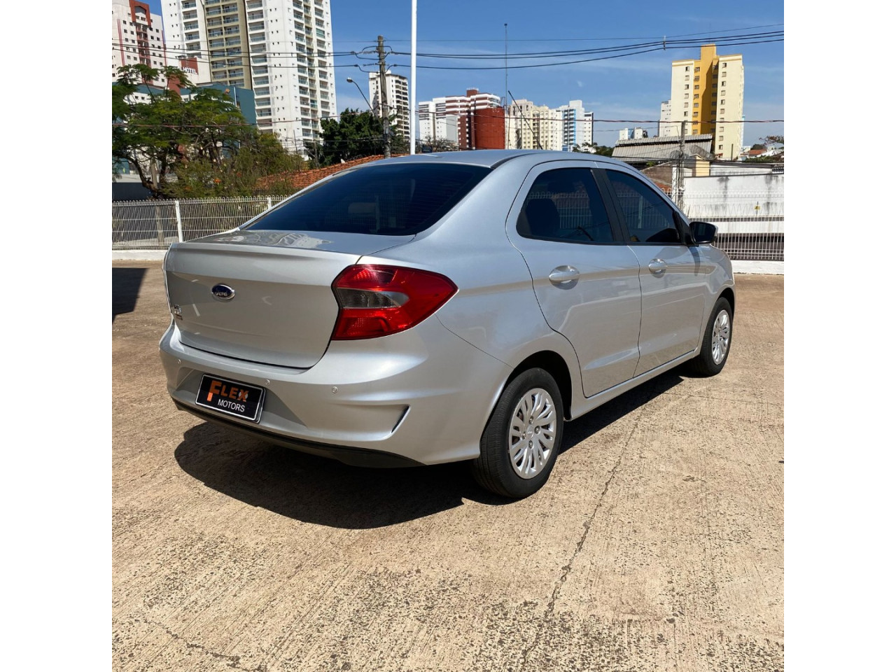 Ka + Sedan 1.5 12V 4P TI-VCT SE PLUS FLEX