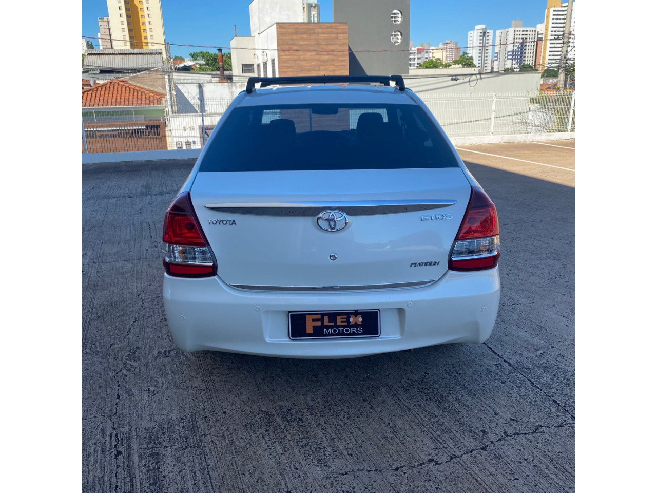 TOYOTA Etios Sedan 1.5 16V 4P FLEX PLATINUM