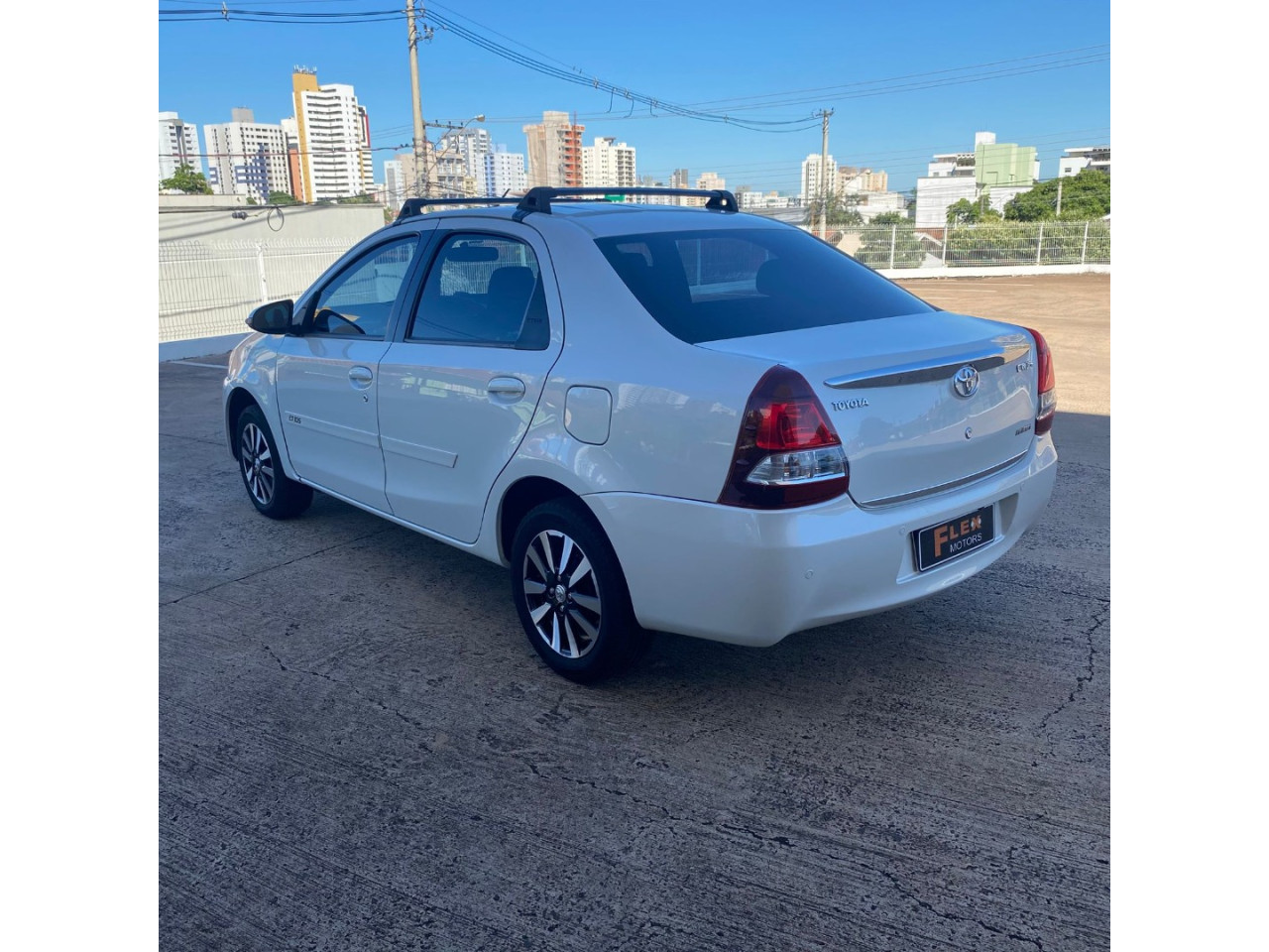 TOYOTA Etios Sedan 1.5 16V 4P FLEX PLATINUM