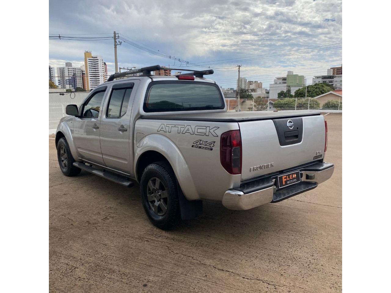 Frontier 2.5 16V 4X4 SV ATTACK TURBO DIESEL CABINE DUPLA AUTOMÁTICO