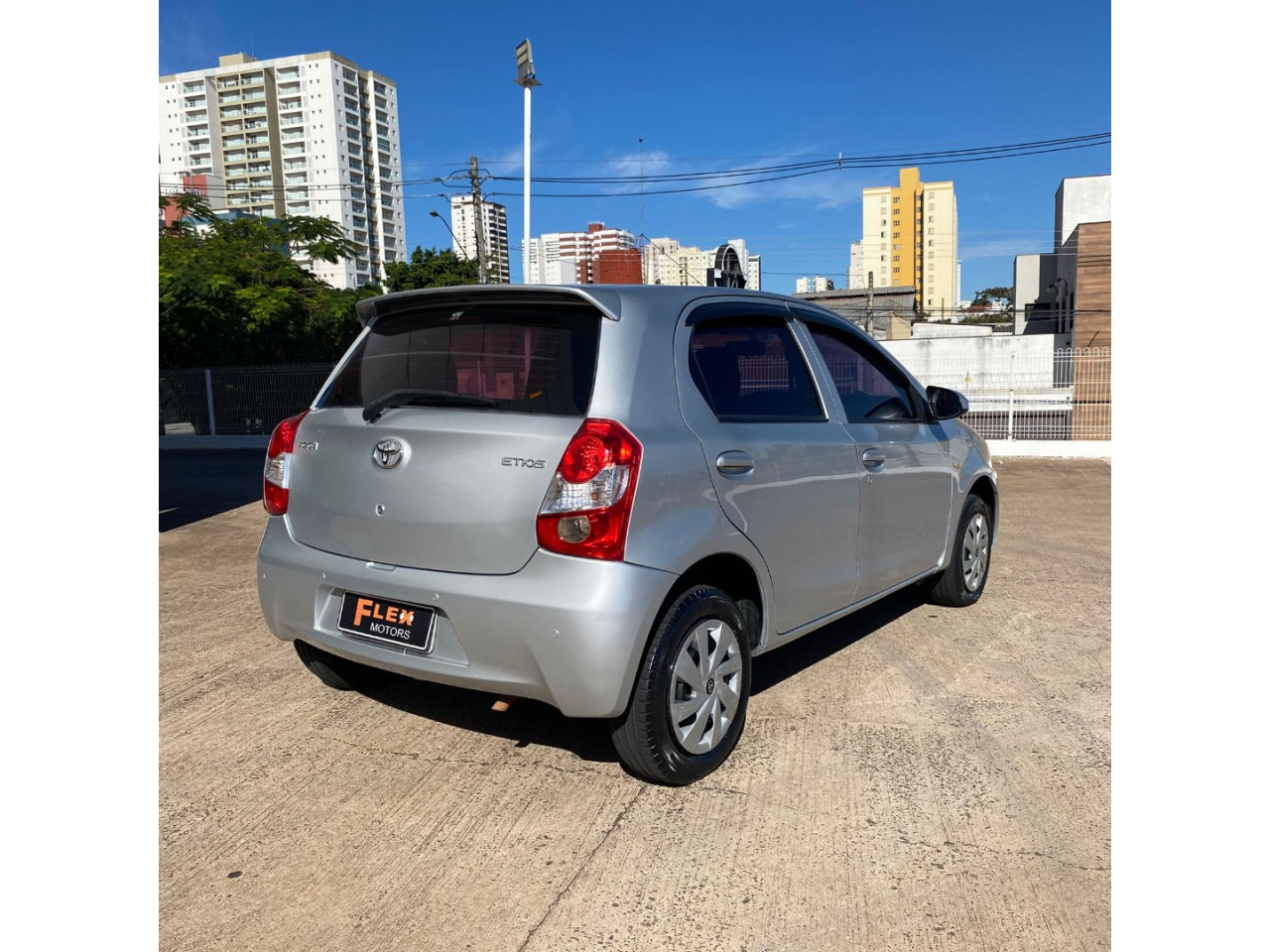 Etios Hatch 1.3 16V 4P FLEX X