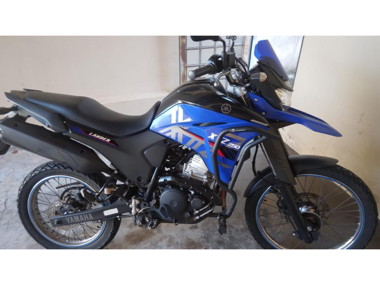 XTZ 250 LANDER
