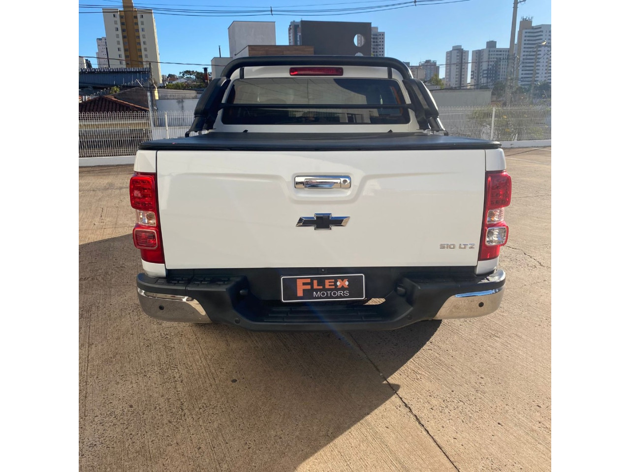 S10 2.4 FLEX LTZ CABINE DUPLA
