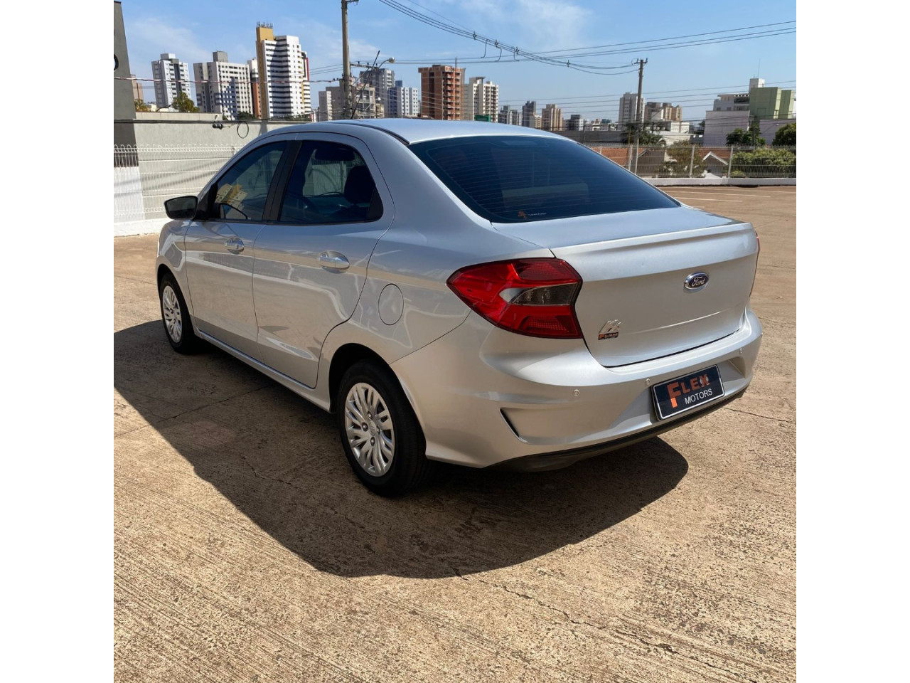 Ka + Sedan 1.5 12V 4P TI-VCT SE PLUS FLEX