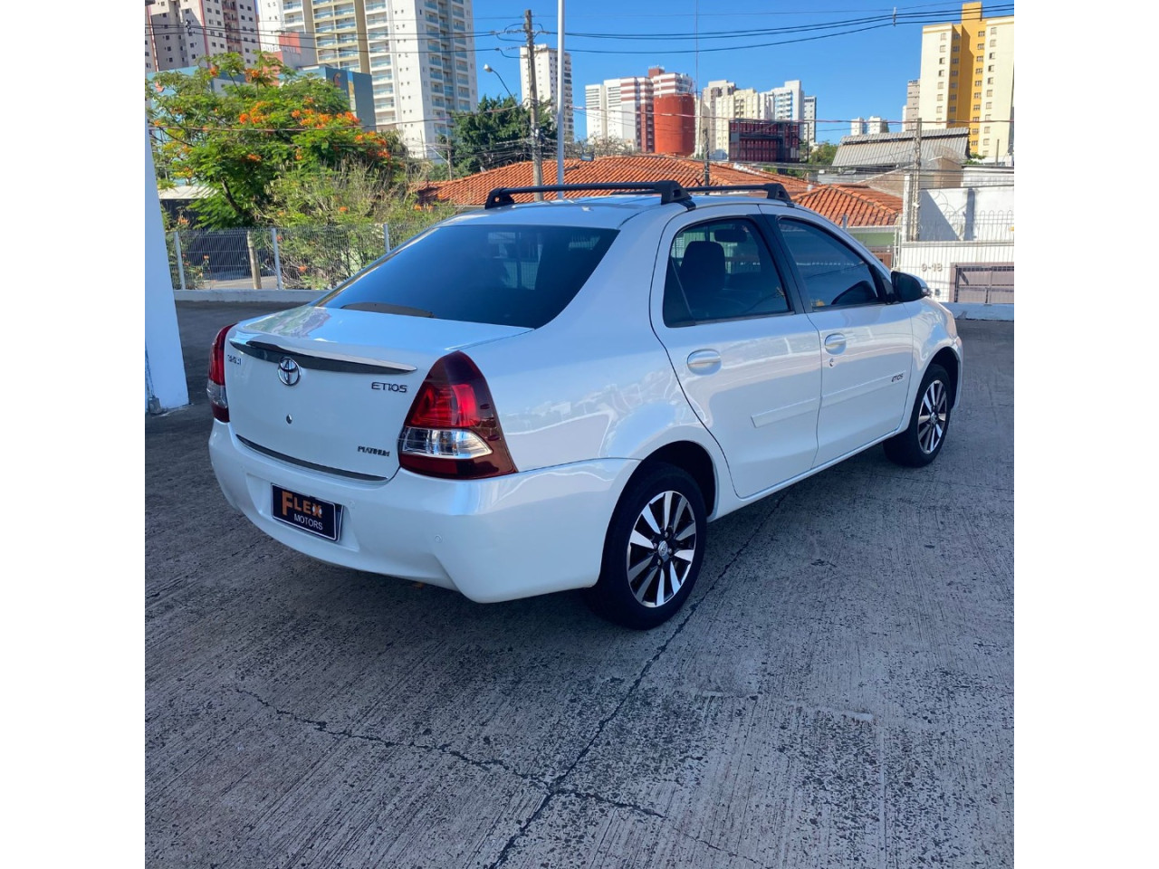 TOYOTA Etios Sedan 1.5 16V 4P FLEX PLATINUM