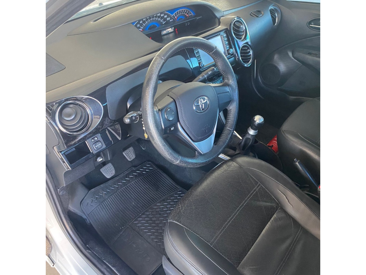 TOYOTA Etios Sedan 1.5 16V 4P FLEX PLATINUM