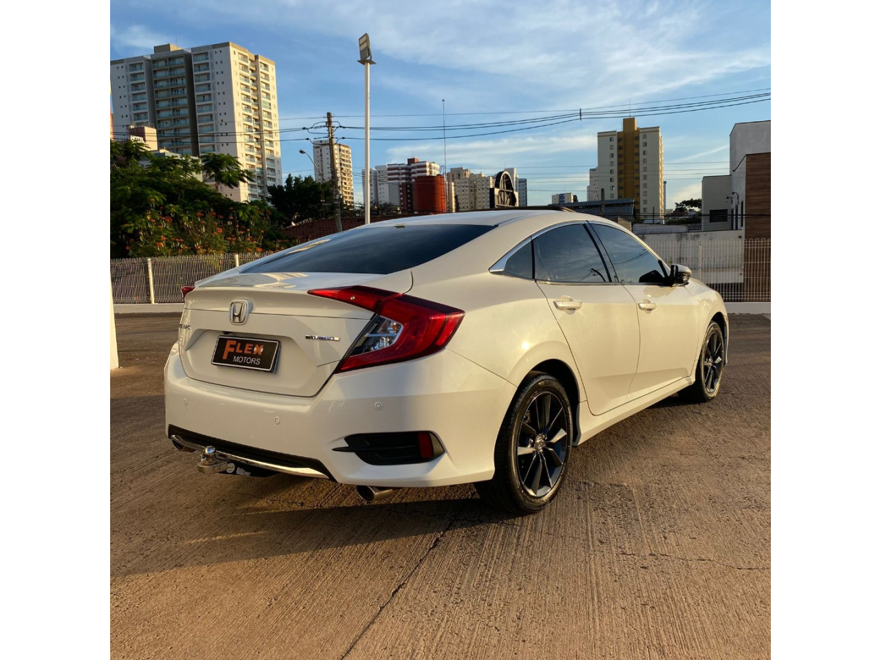 Civic 1.5 16V 4P TOURING TURBO AUTOMÁTICO CVT