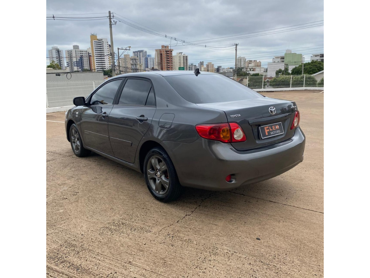 TOYOTA Corolla 1.8 16V 4P GLI FLEX AUTOMÁTICO