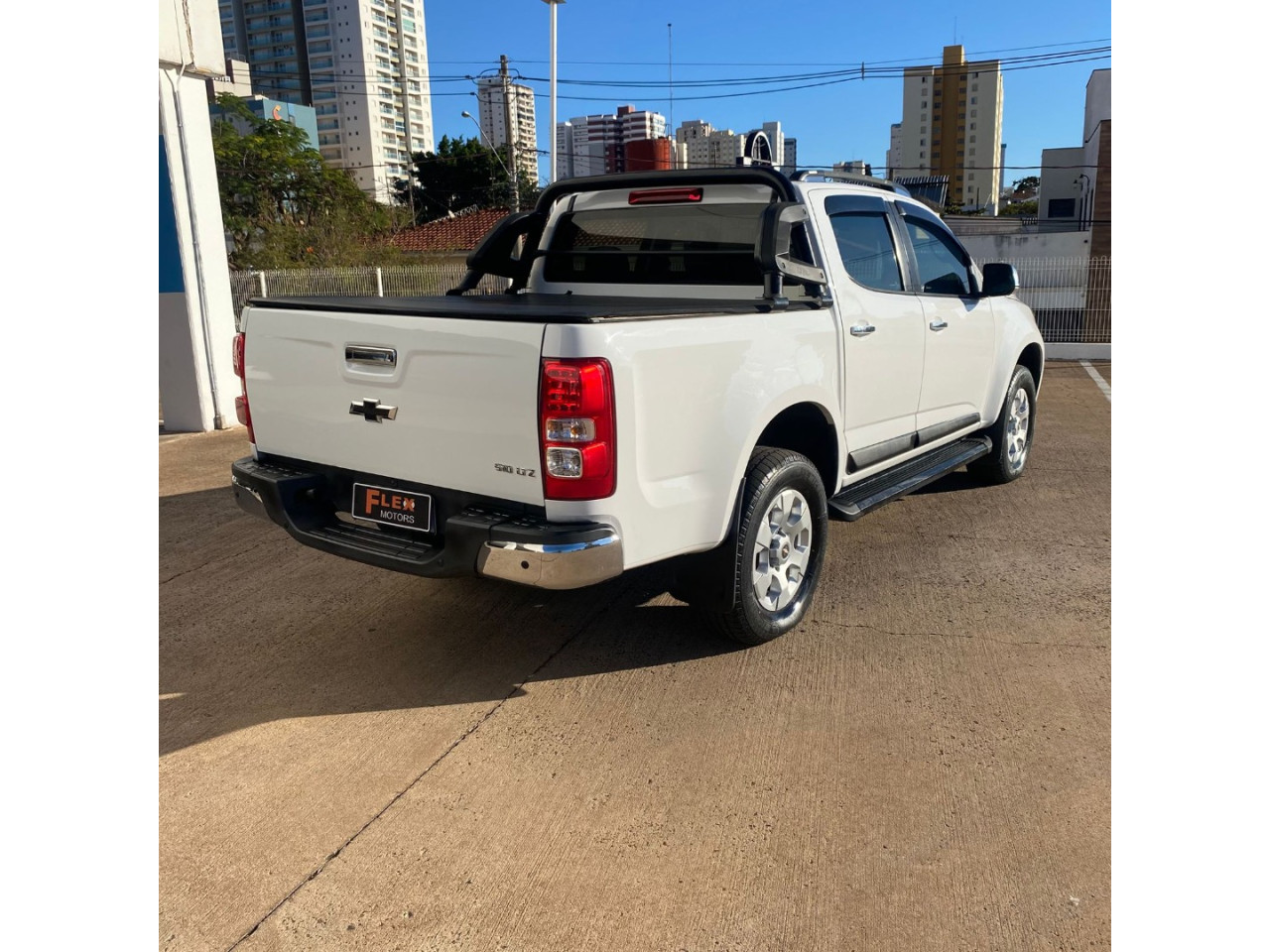 S10 2.4 FLEX LTZ CABINE DUPLA