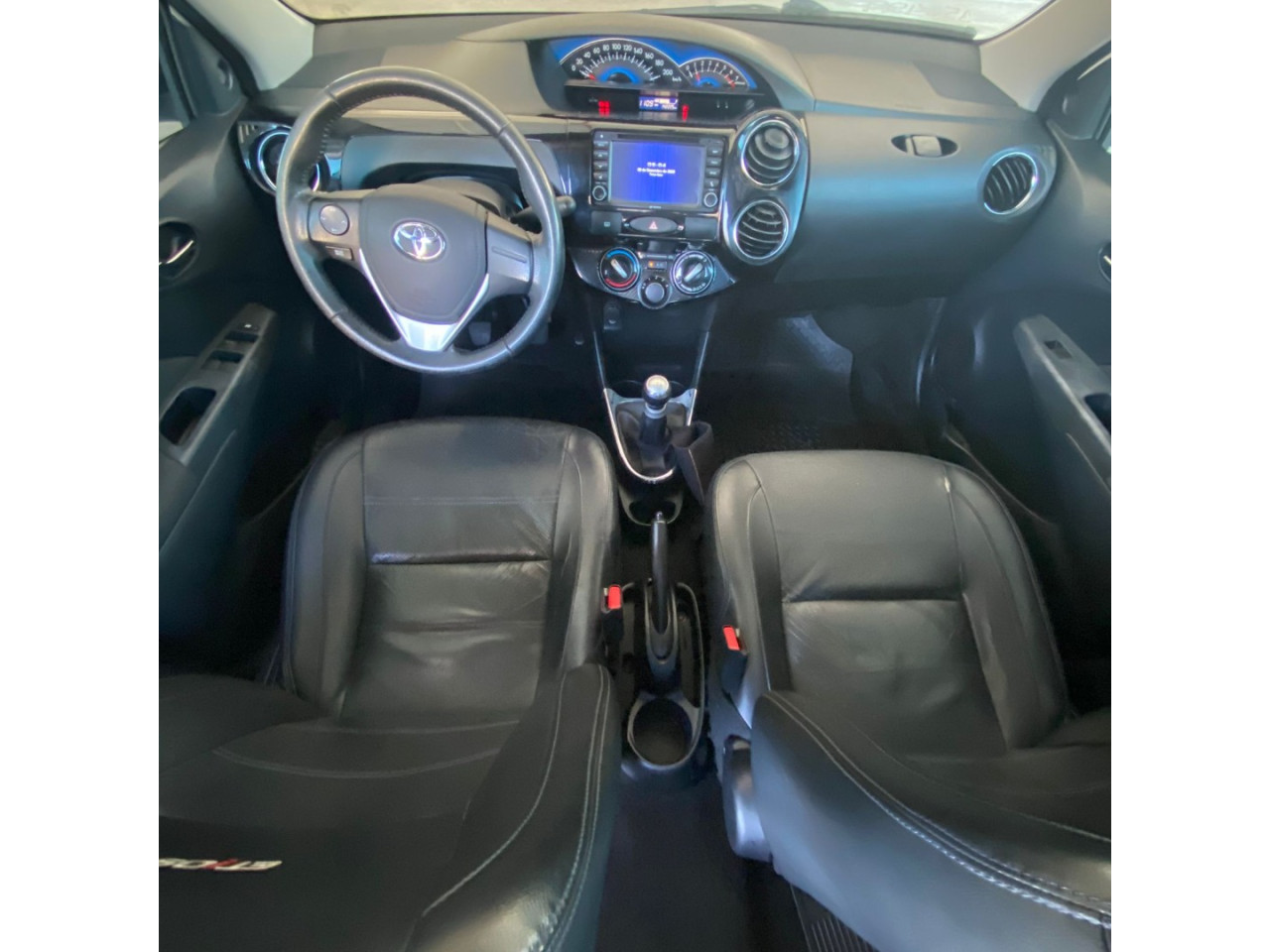 TOYOTA Etios Sedan 1.5 16V 4P FLEX PLATINUM