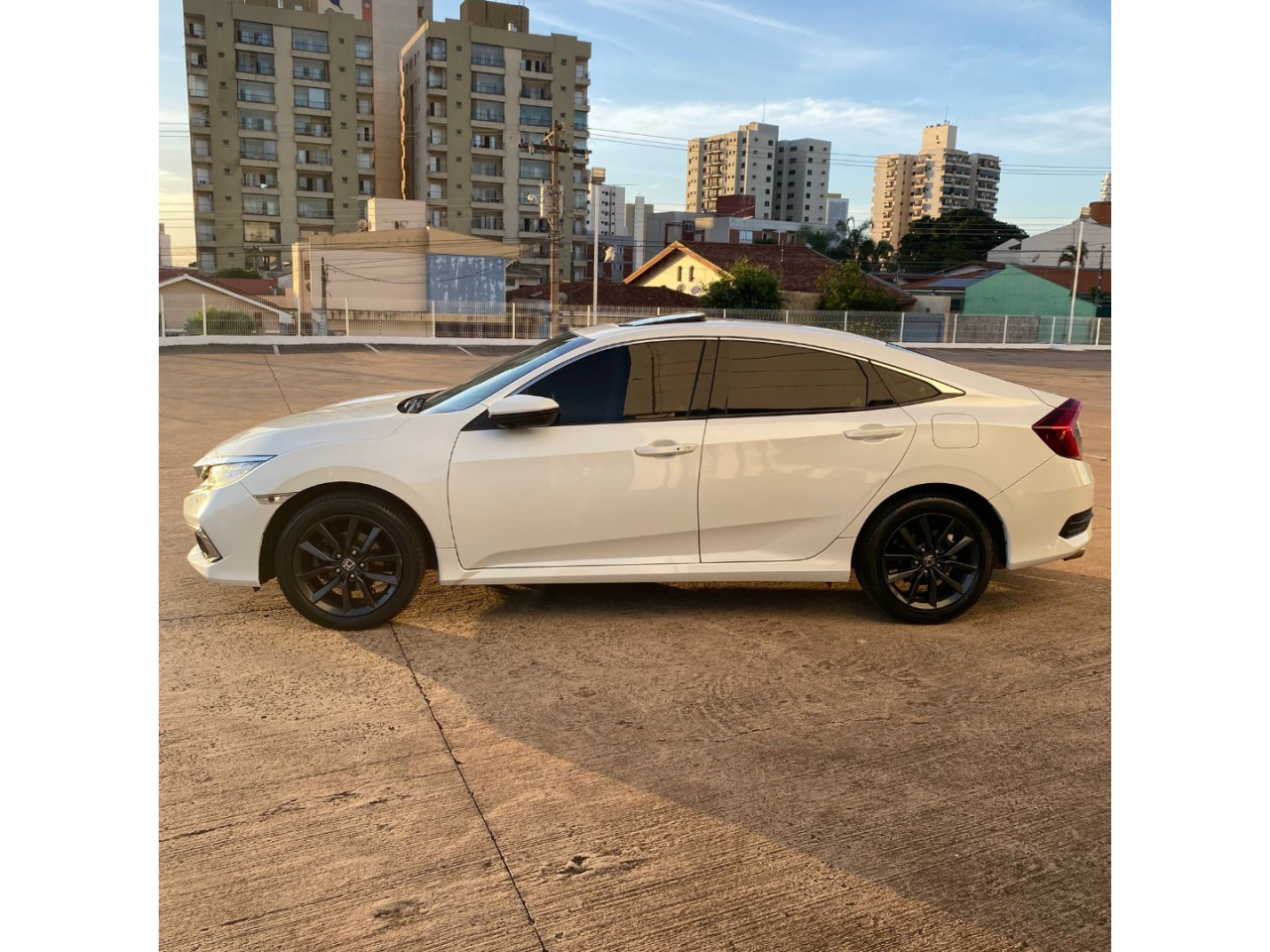 Civic 1.5 16V 4P TOURING TURBO AUTOMÁTICO CVT