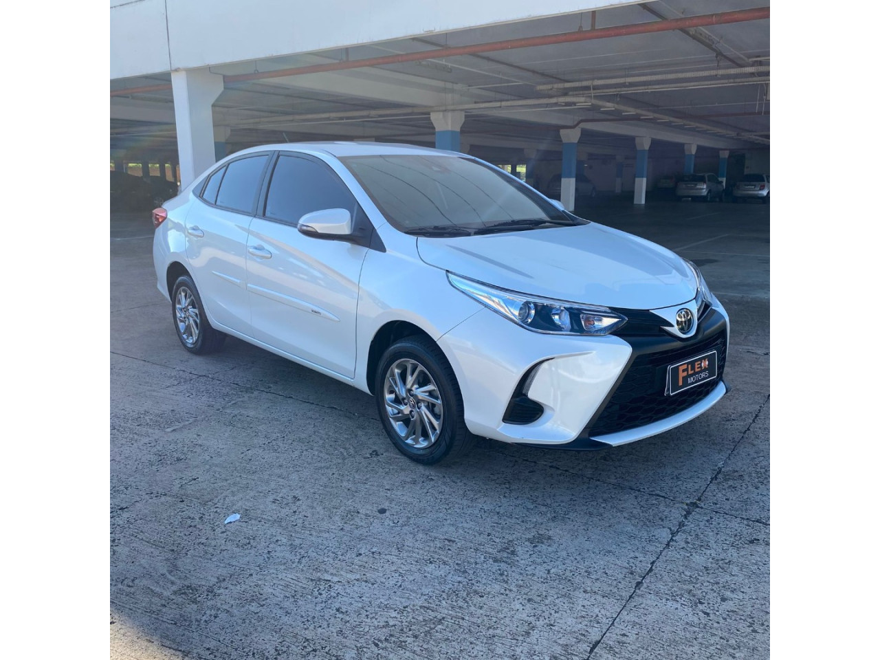 TOYOTA Yaris Sedan 1.5 16V 4P FLEX XS CONNECT MULTIDRIVE AUTOMÁTICO CVT