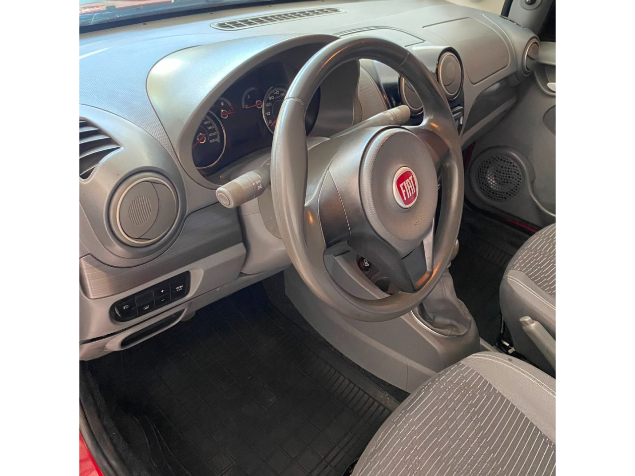 FIAT Palio 1.0 4P FLEX ATTRACTIVE