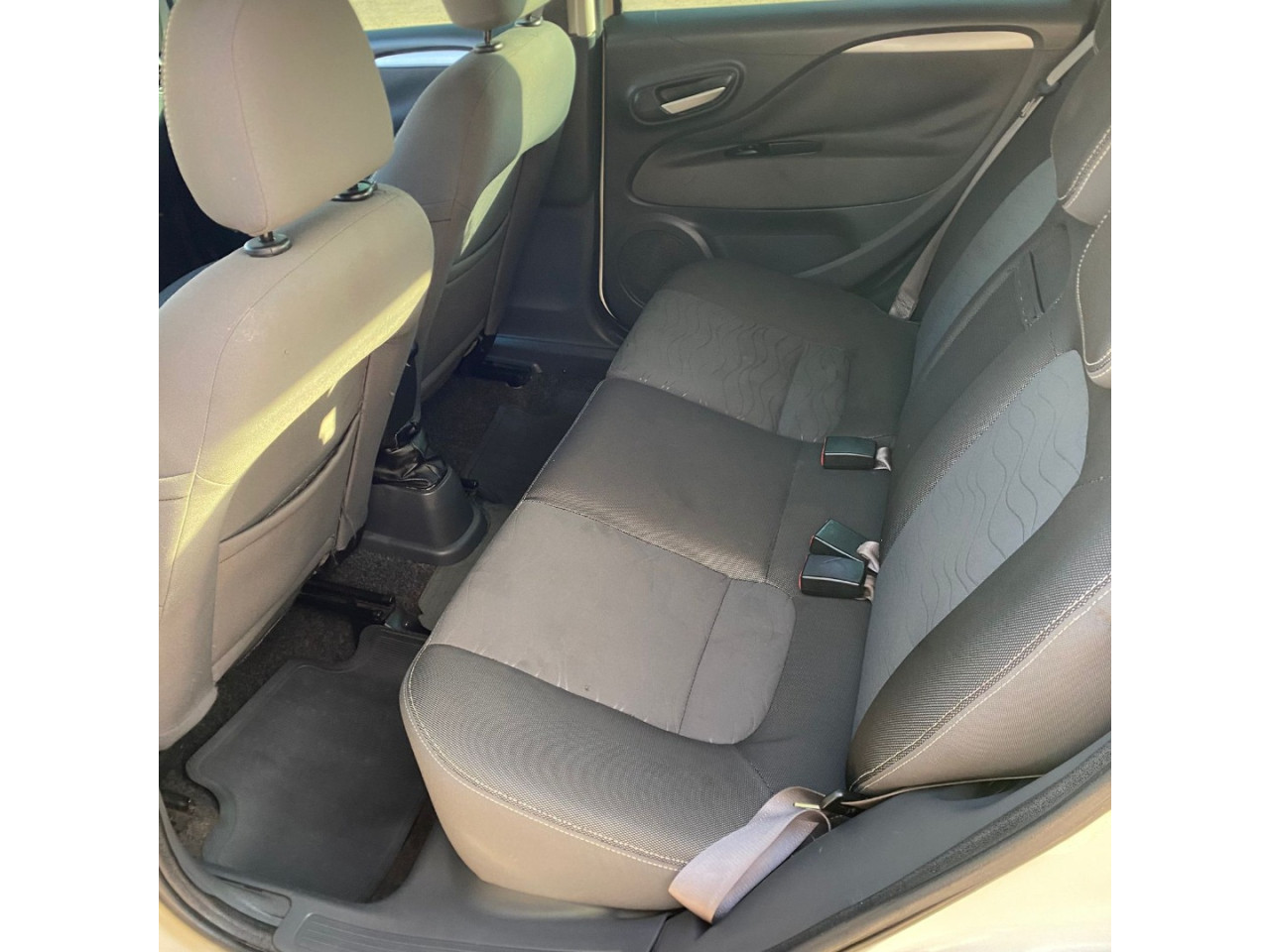 FIAT Punto 1.6 16V 4P FLEX ESSENCE DUALOGIC AUTOMATIZADO