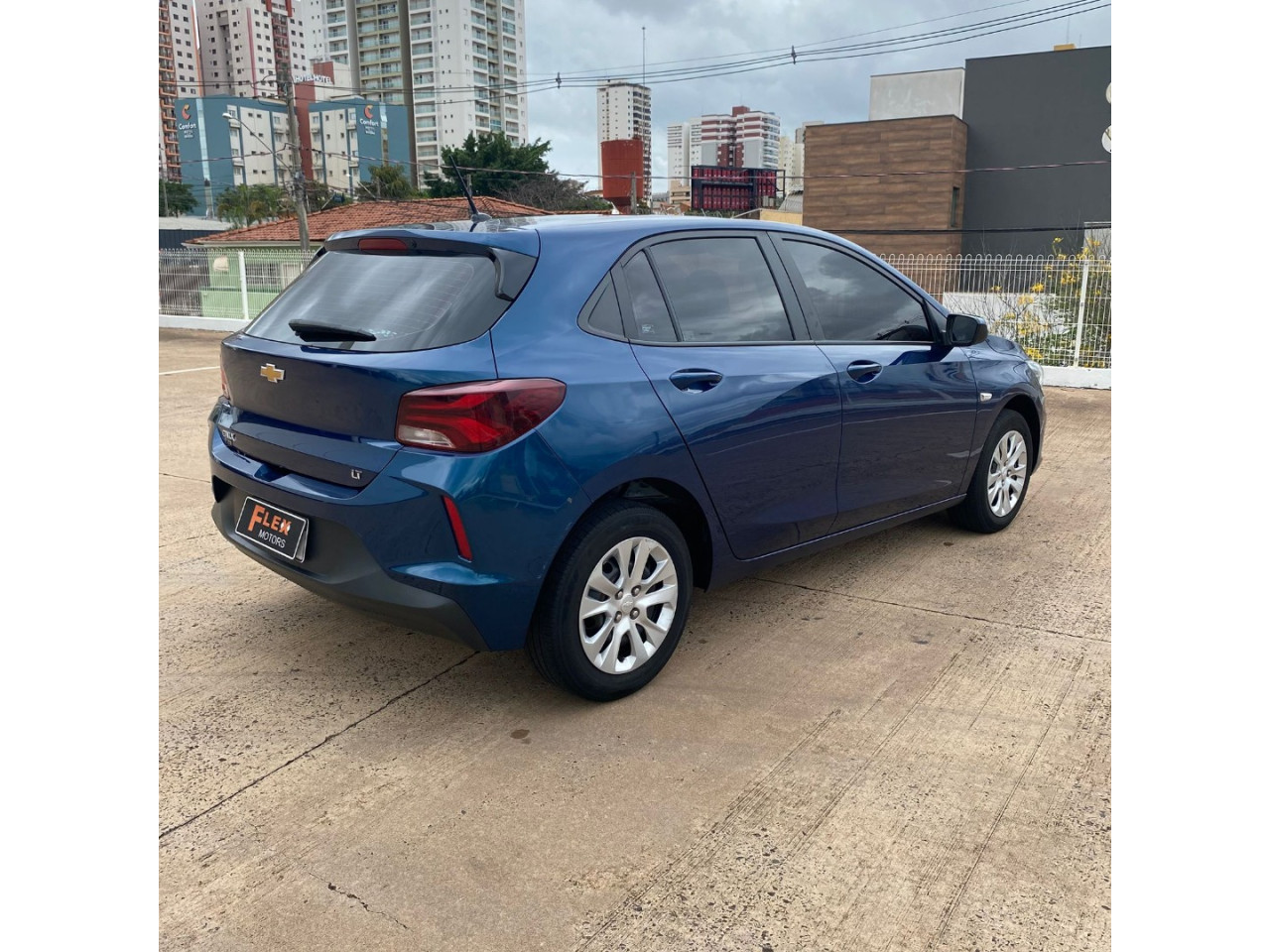 CHEVROLET Onix Hatch 1.0 4P FLEX LT1