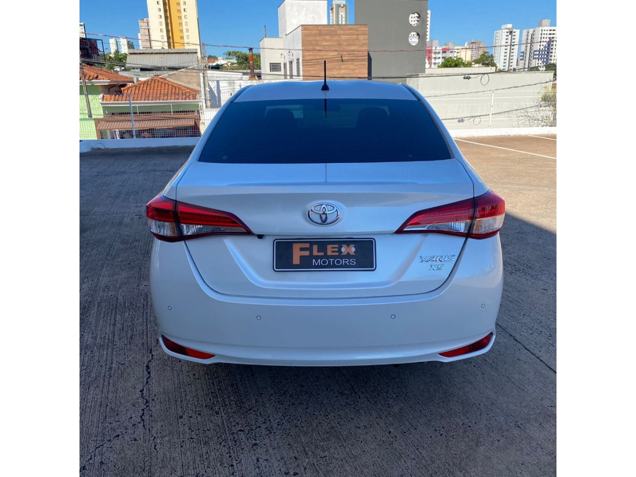 TOYOTA Yaris Sedan 1.5 16V 4P FLEX XS CONNECT MULTIDRIVE AUTOMÁTICO CVT