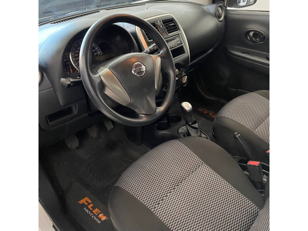 NISSAN March 1.0 12V 4P S FLEX