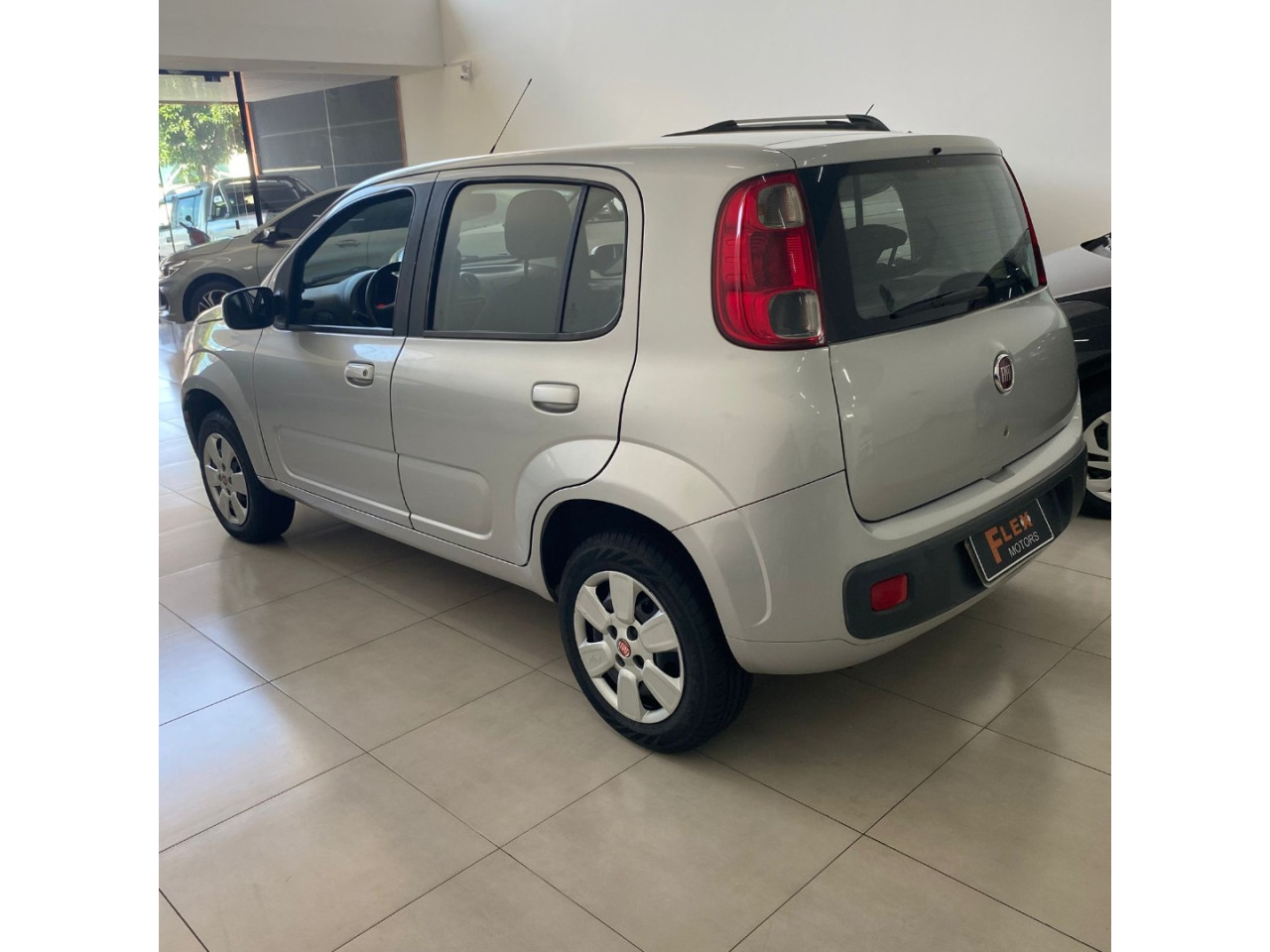 FIAT Uno 1.0 FLEX VIVACE CELEBRATION