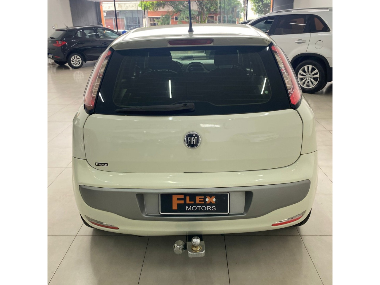 FIAT Punto 1.6 16V 4P FLEX ESSENCE DUALOGIC AUTOMATIZADO