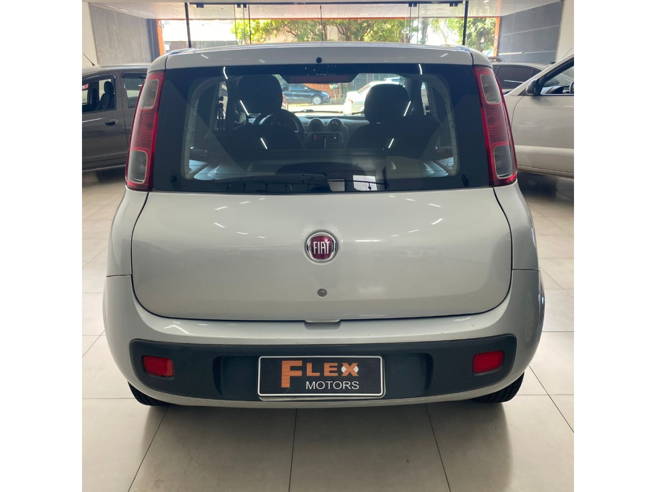 FIAT Uno 1.0 FLEX VIVACE CELEBRATION