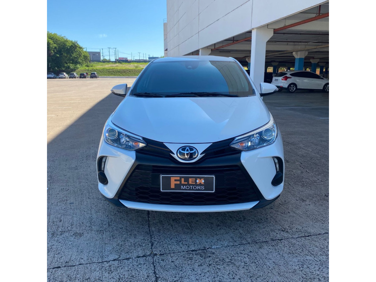 TOYOTA Yaris Sedan 1.5 16V 4P FLEX XS CONNECT MULTIDRIVE AUTOMÁTICO CVT