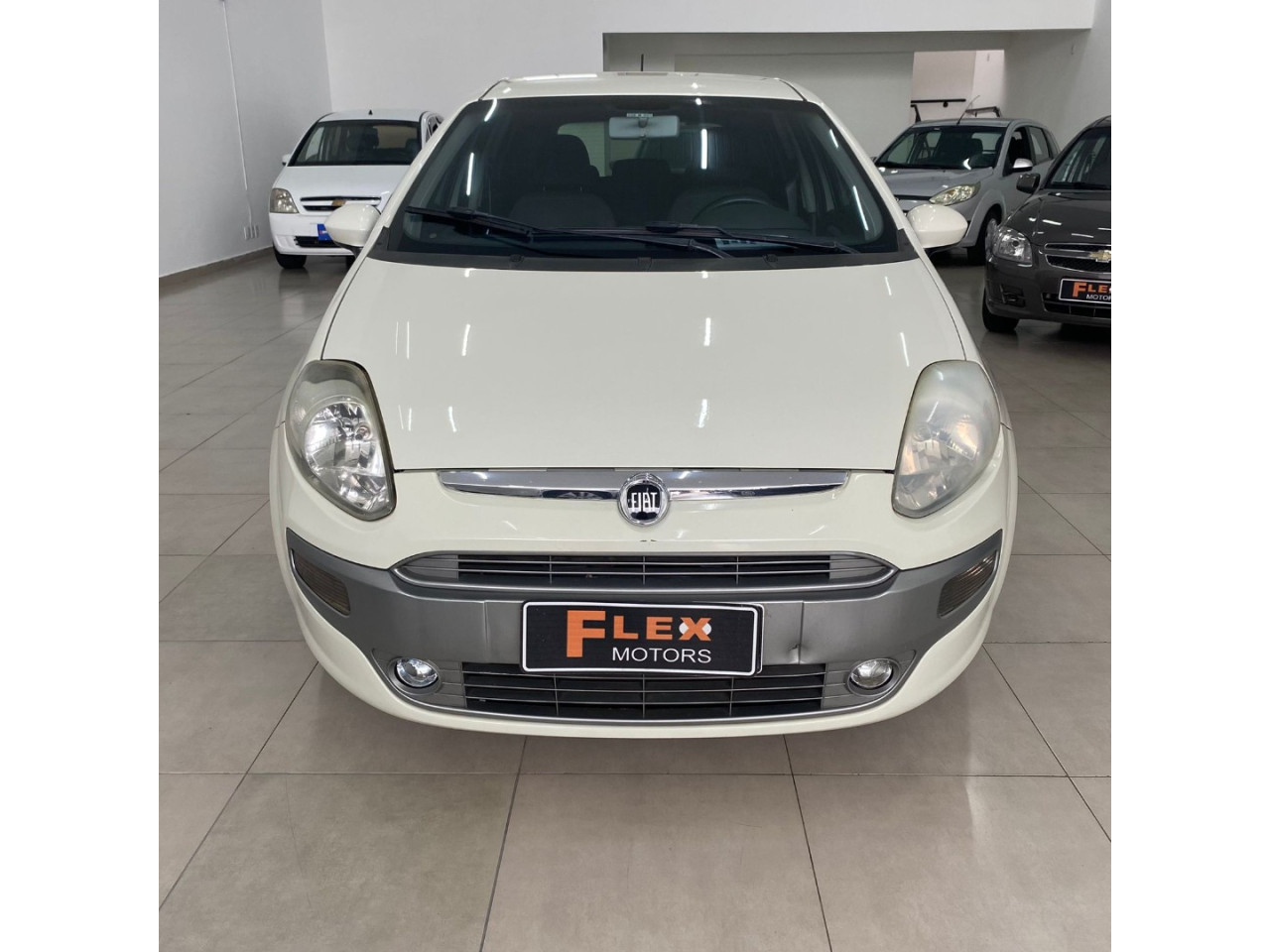FIAT Punto 1.6 16V 4P FLEX ESSENCE DUALOGIC AUTOMATIZADO