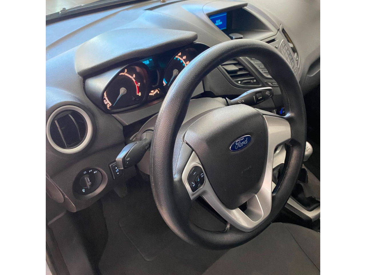 FORD Fiesta Sedan 1.6 16V 4P SE FLEX