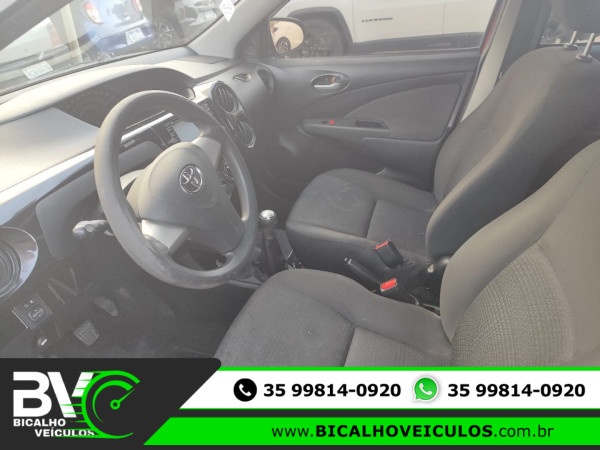 TOYOTA Etios Hatch 1.3 16V 4P FLEX X