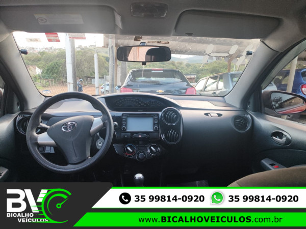 TOYOTA Etios Hatch 1.3 16V 4P FLEX X