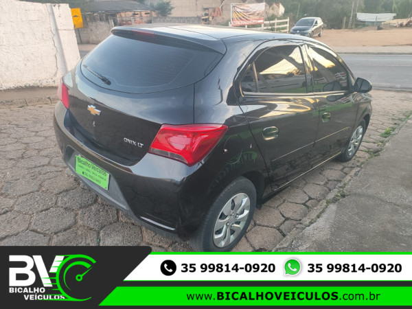 CHEVROLET Onix Hatch 1.0 4P FLEX LT