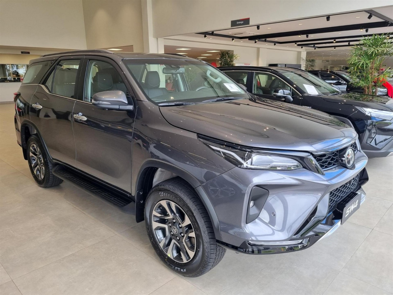 Hilux SW4 2.8 16V 4P SRX PLATINUM 4X4 7 LUGARES TURBO DIESEL AUTOMÁTICO