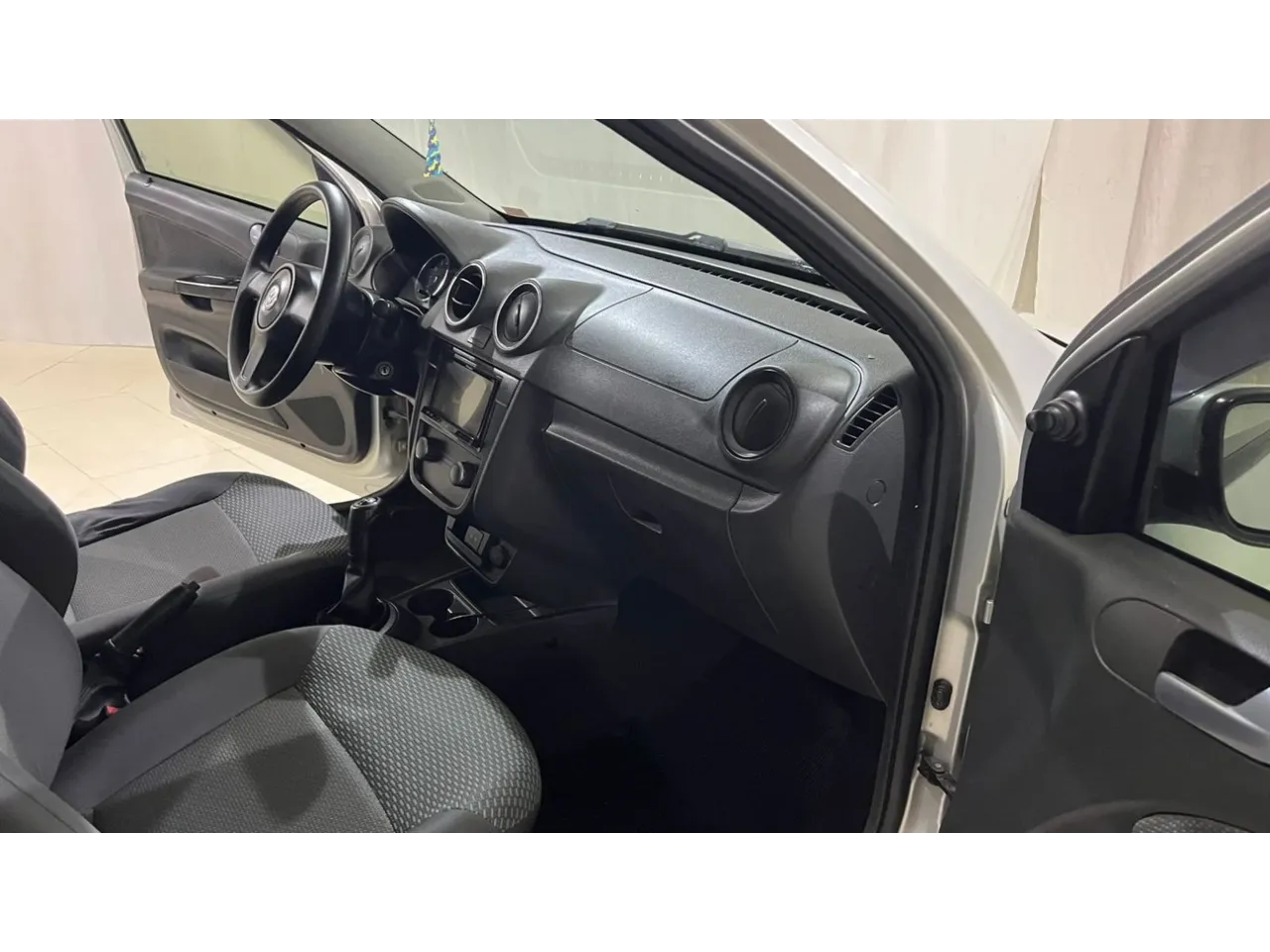 VOLKSWAGEN Gol 1.6 MI POWER 8V G.V VOLKSWAGEN Gol 1.6 MI POWER 8V G.V