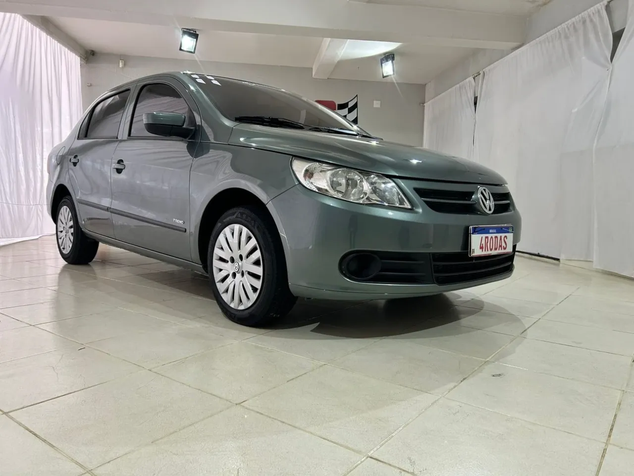 VOLKSWAGEN Voyage 1.0 MI 8V VOLKSWAGEN Voyage 1.0 MI 8V