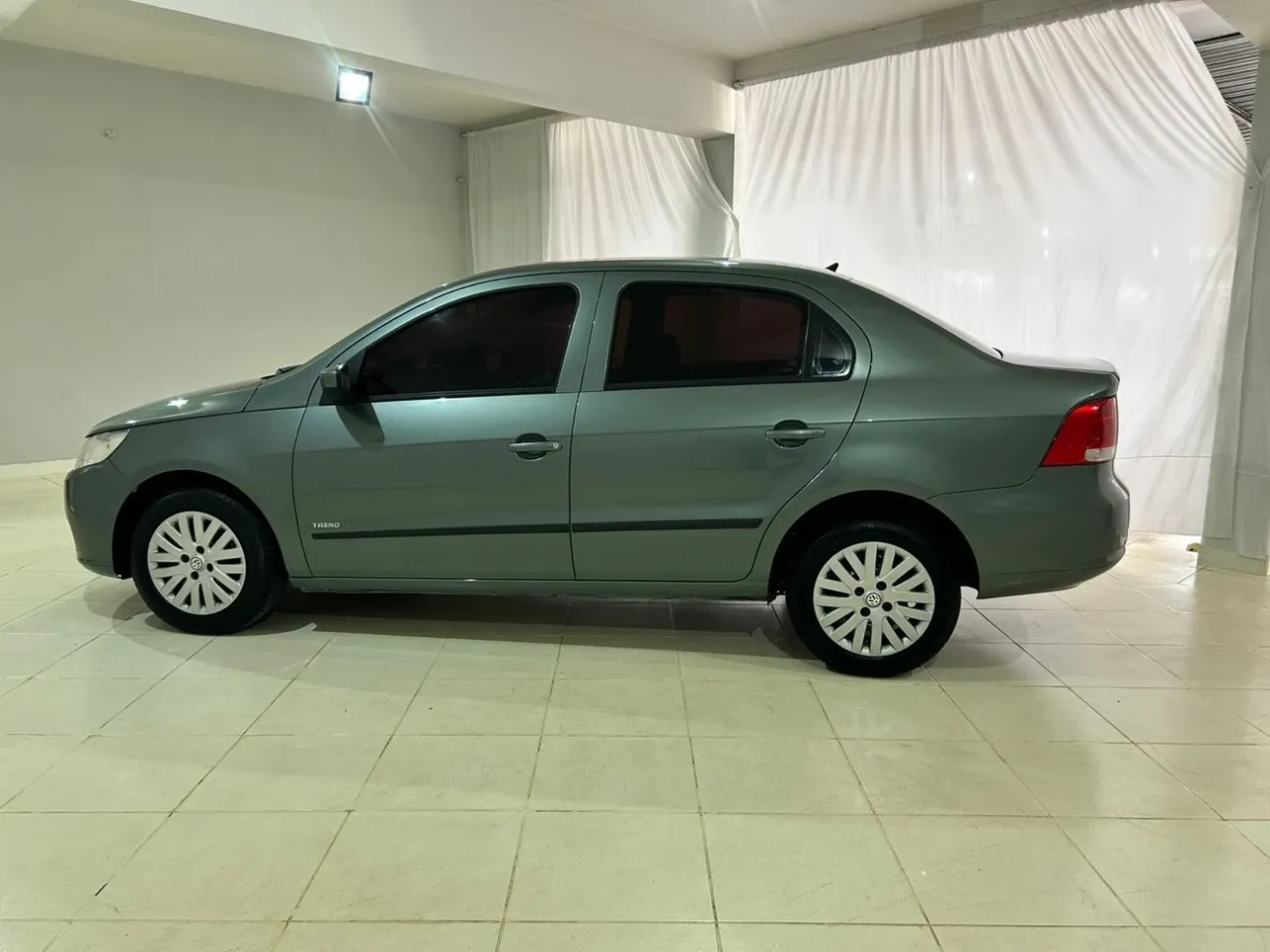 VOLKSWAGEN Voyage 1.0 MI 8V VOLKSWAGEN Voyage 1.0 MI 8V