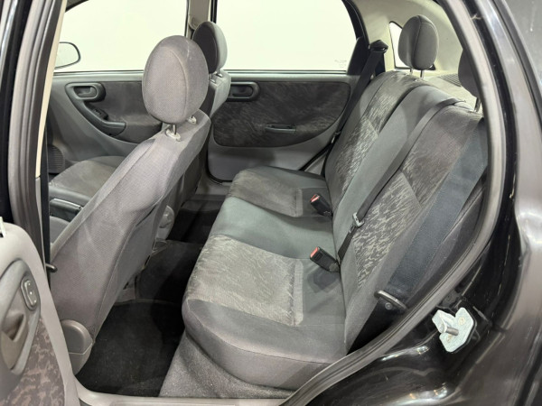 Corsa Sedan 1.8 4P FLEX