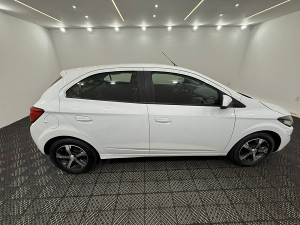 Onix Hatch 1.4 4P FLEX LTZ AUTOMÁTICO