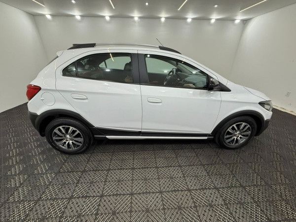 Onix Hatch 1.4 4P FLEX ACTIV AUTOMÁTICO