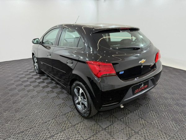 Onix Hatch 1.4 4P FLEX LTZ AUTOMÁTICO