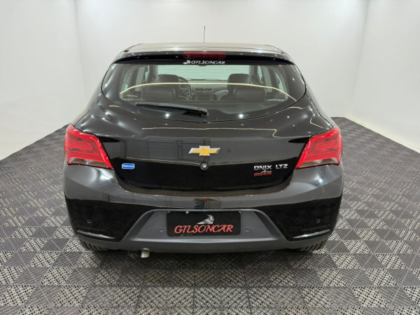 Onix Hatch 1.4 4P FLEX LTZ AUTOMÁTICO