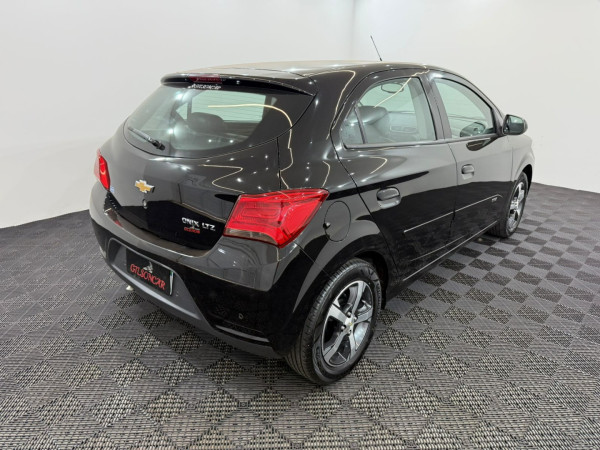 Onix Hatch 1.4 4P FLEX LTZ AUTOMÁTICO