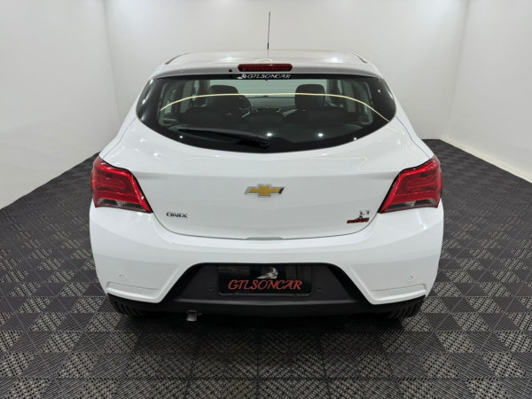 Onix Hatch 1.4 4P FLEX LT