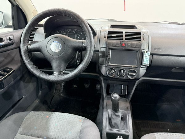 Polo Hatch 1.6 4P