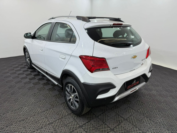 Onix Hatch 1.4 4P FLEX ACTIV AUTOMÁTICO