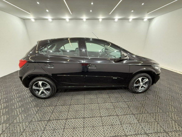 Onix Hatch 1.4 4P FLEX LTZ AUTOMÁTICO