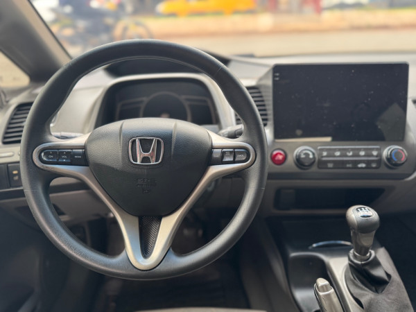 HONDA Civic 1.8 16V 4P LXS