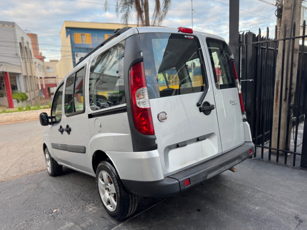 FIAT Doblo 1.8 16V 4P FLEX ESSENCE