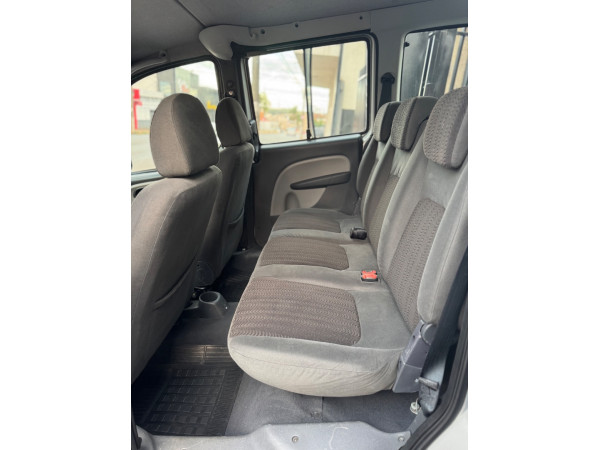 FIAT Doblo 1.8 16V 4P FLEX ESSENCE