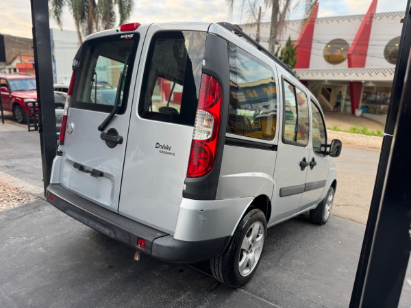 FIAT Doblo 1.8 16V 4P FLEX ESSENCE
