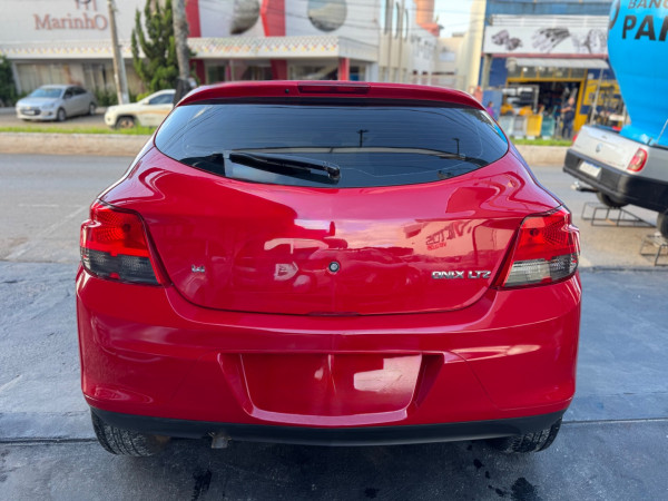 CHEVROLET Onix Hatch 1.4 4P FLEX LTZ AUTOMÁTICO